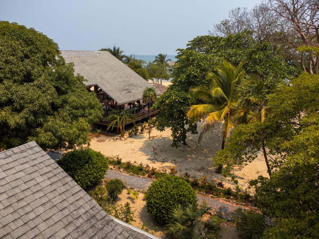 Tropical Breeze in Palmetto Bay photo 4