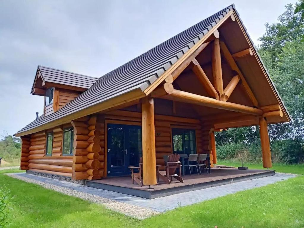 Unieke houten villa met SAUNA in Twente - 5p photo 2