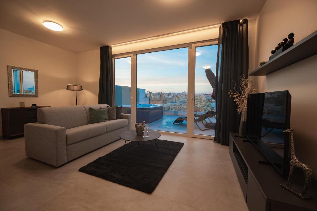 The Address Seafront Suites with Hot Tub photo 2