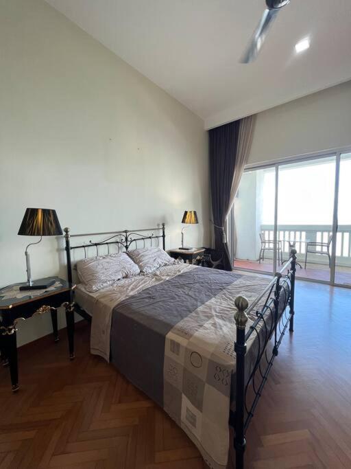 2Bedroom Seaview @ Straits Quay photo 2