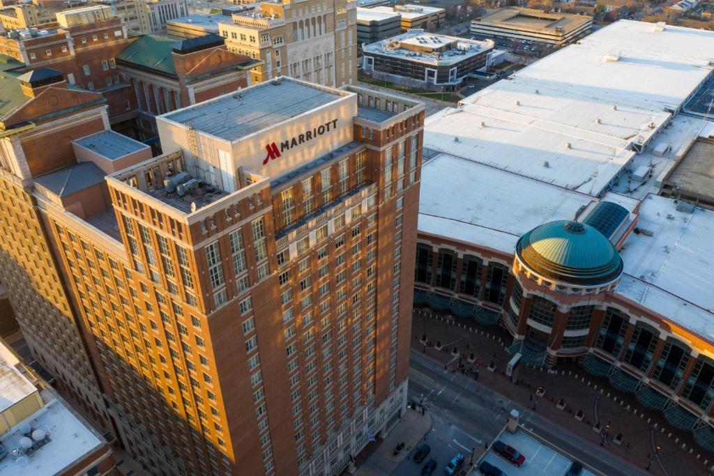 Marriott St. Louis Grand photo 2