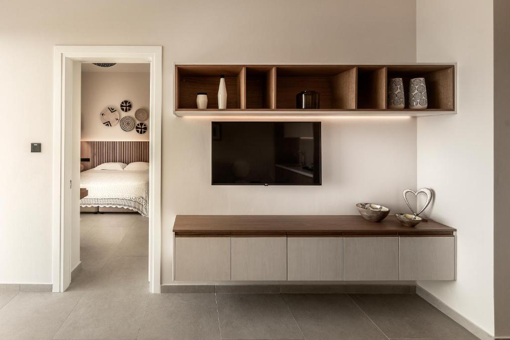 Anemi Hotel & Suites photo 3