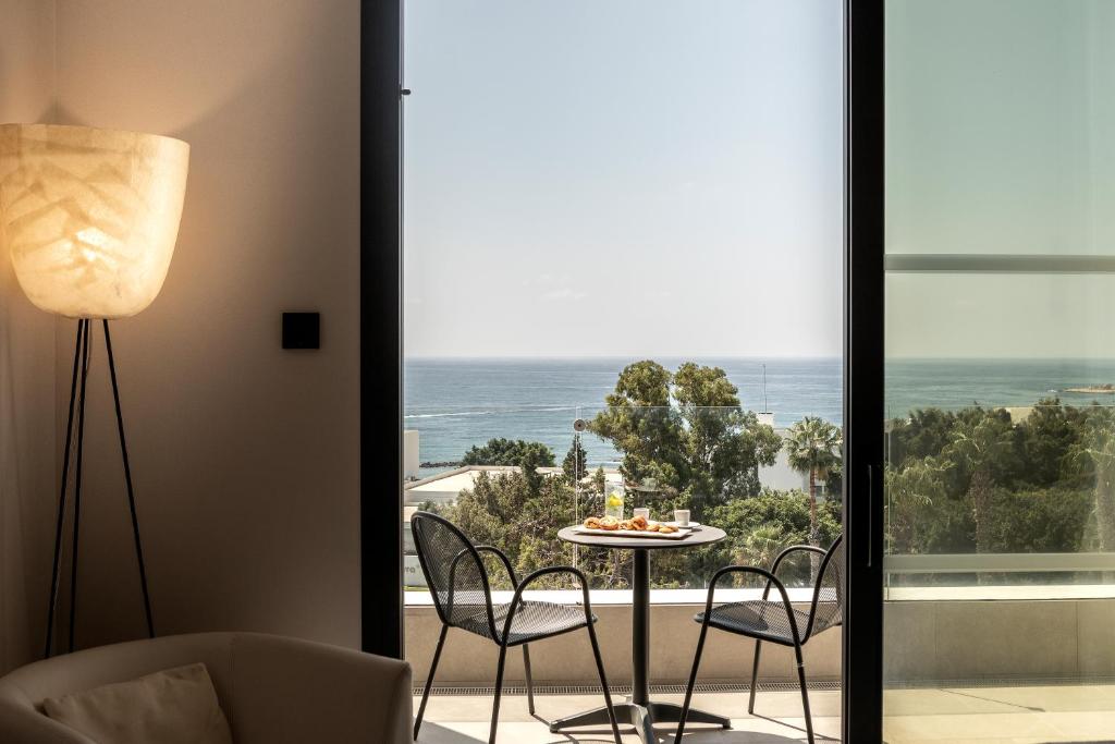 Anemi Hotel & Suites photo 4