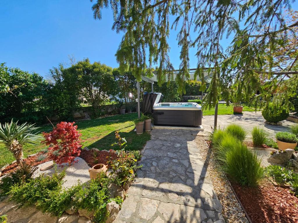 Stonehouse Ana with Jacuzzi Rovinj-Krmed photo 1