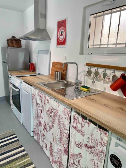 Anastasia, downtown village house photo 3