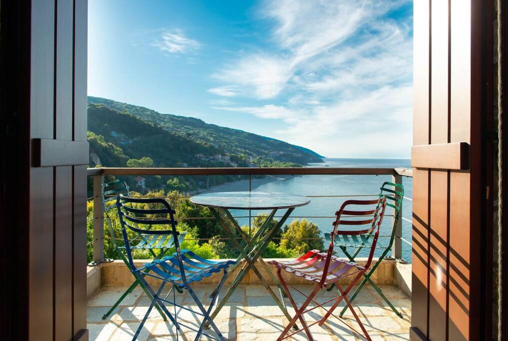 2 beautiful sea villas 17guests photo 2
