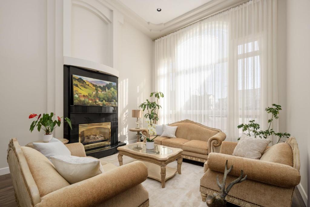 West Coast Cozy Home photo 1