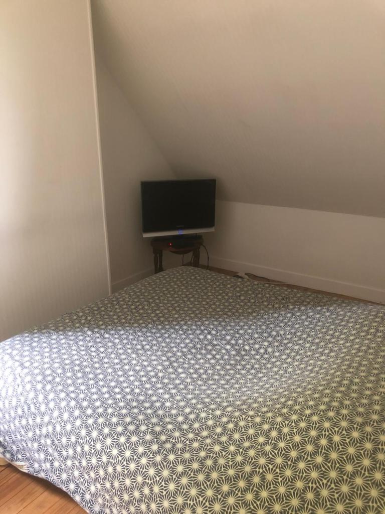 Chambre avec TV au calme photo 1