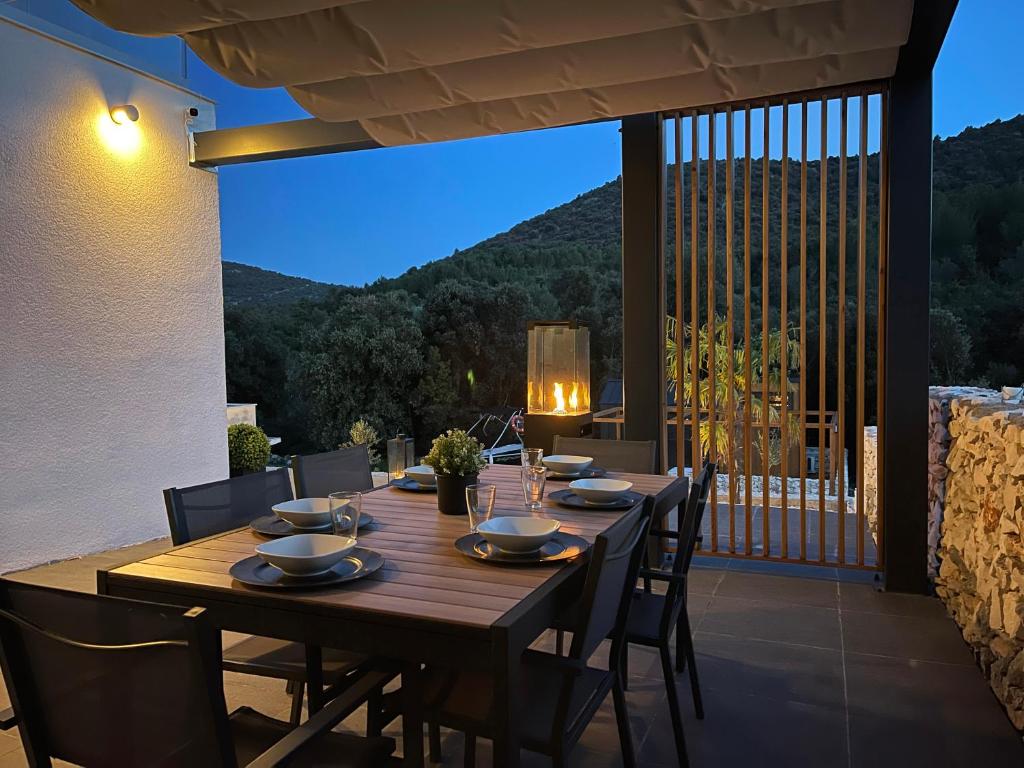 Golden residence with heated pool photo 4