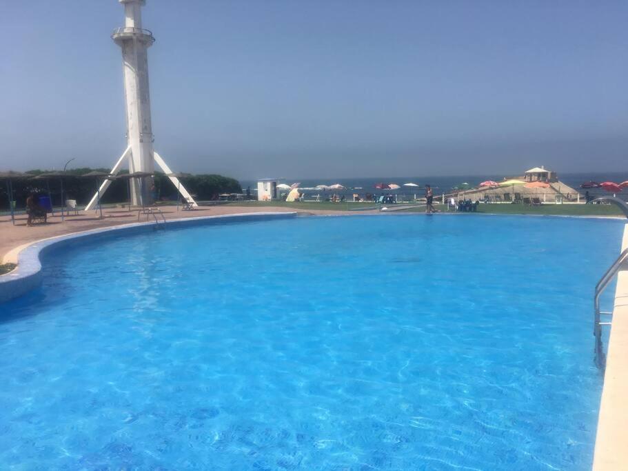 Appartement avec magnifique piscine face à la mer photo 1