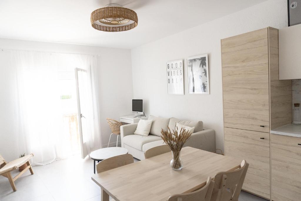 Apartamento con Parking a 50m de la playa photo 3