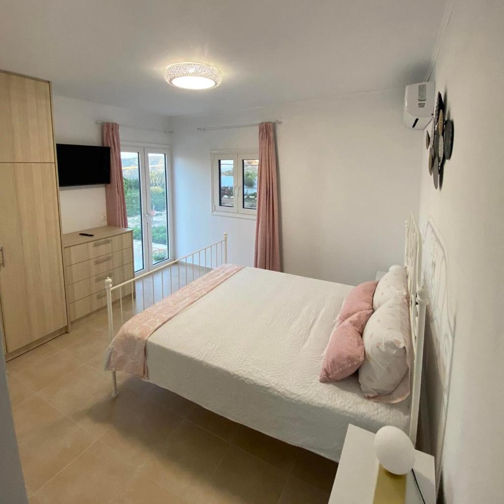 Emmanuela House with garden & sea view - Triopetra photo 1