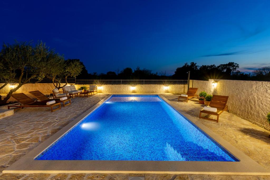 Seven Olives Guest House with heated pool near Krka waterfalls photo 1