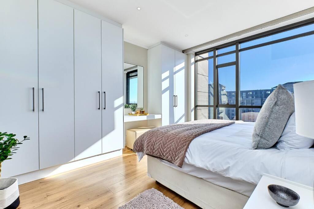 Exclusive 2bed/2.5 Bath in Sandton photo 3