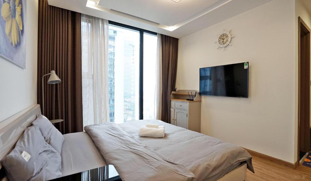 LUXURY APARTMENT VINHOME METROPOLIS next LOTTE Center,Japan Embassy