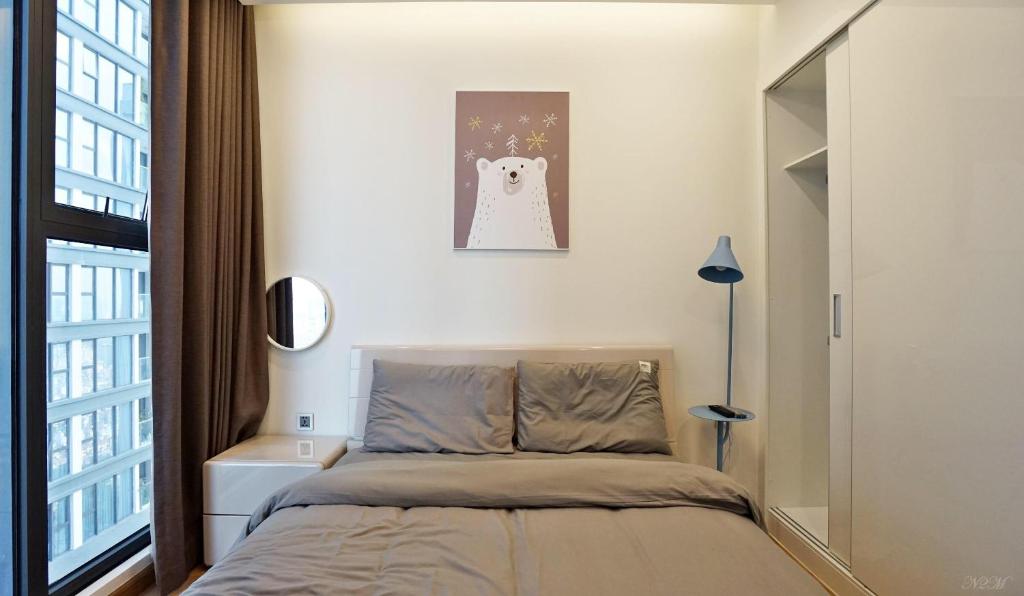 LUXURY APARTMENT VINHOME METROPOLIS next LOTTE Center,Japan Embassy