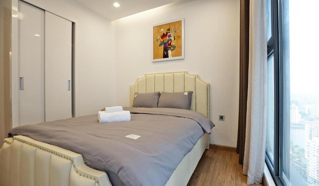 LUXURY APARTMENT VINHOME METROPOLIS next LOTTE Center,Japan Embassy
