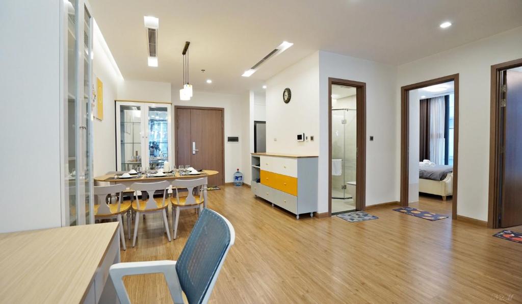 LUXURY APARTMENT VINHOME METROPOLIS next LOTTE Center,Japan Embassy