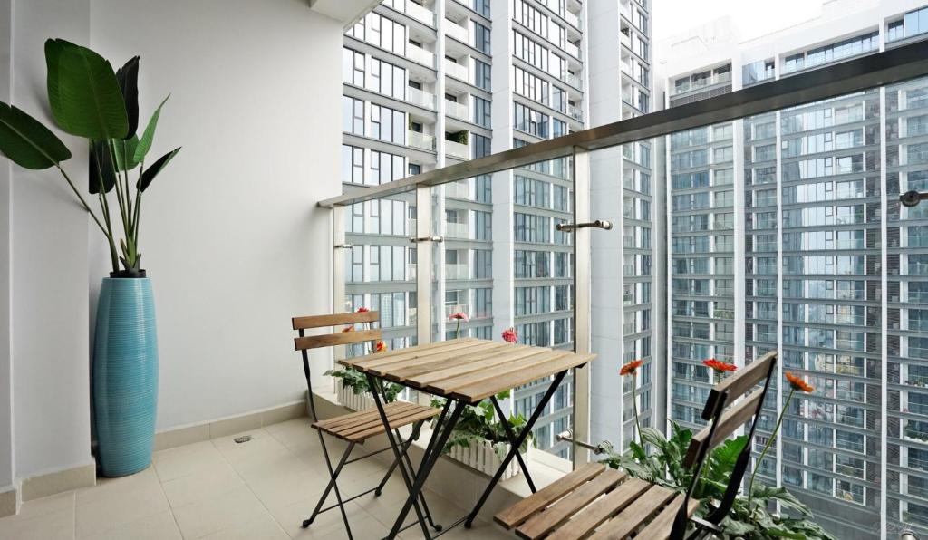 LUXURY APARTMENT VINHOME METROPOLIS next LOTTE Center,Japan Embassy