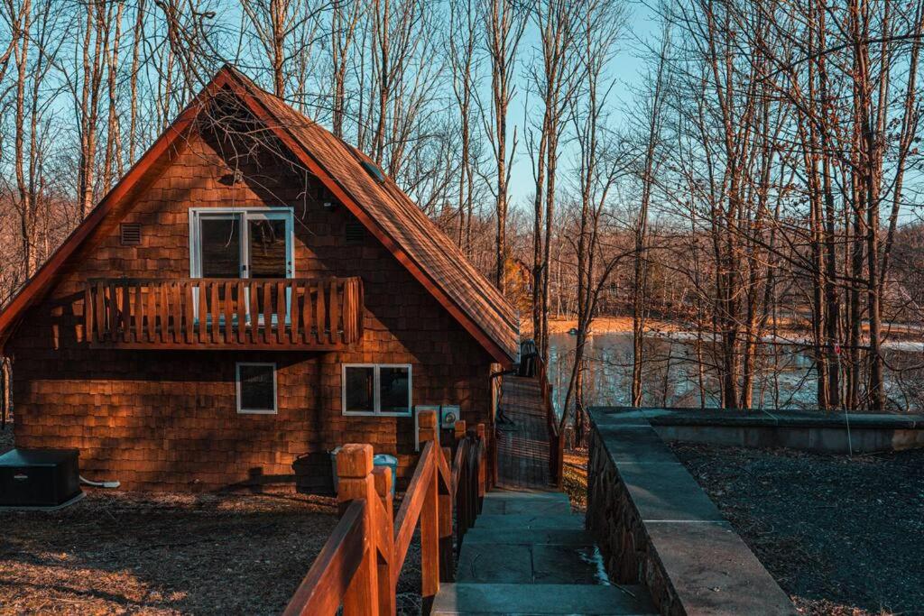 Lovely Liberty Chalet On the Waterfront image