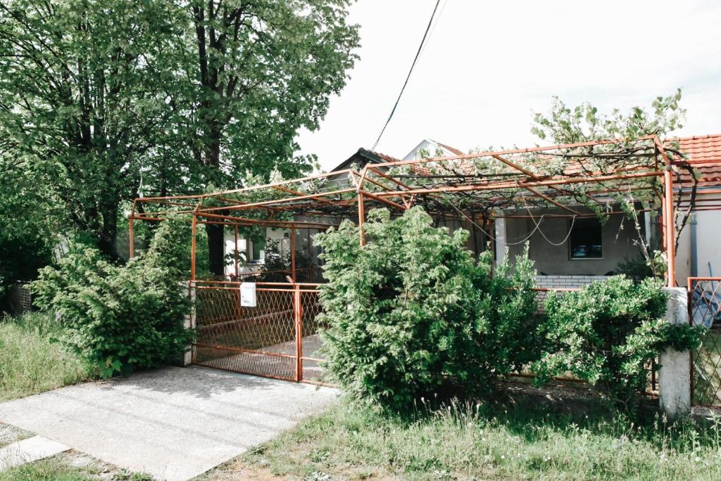 Naša kuca photo 2