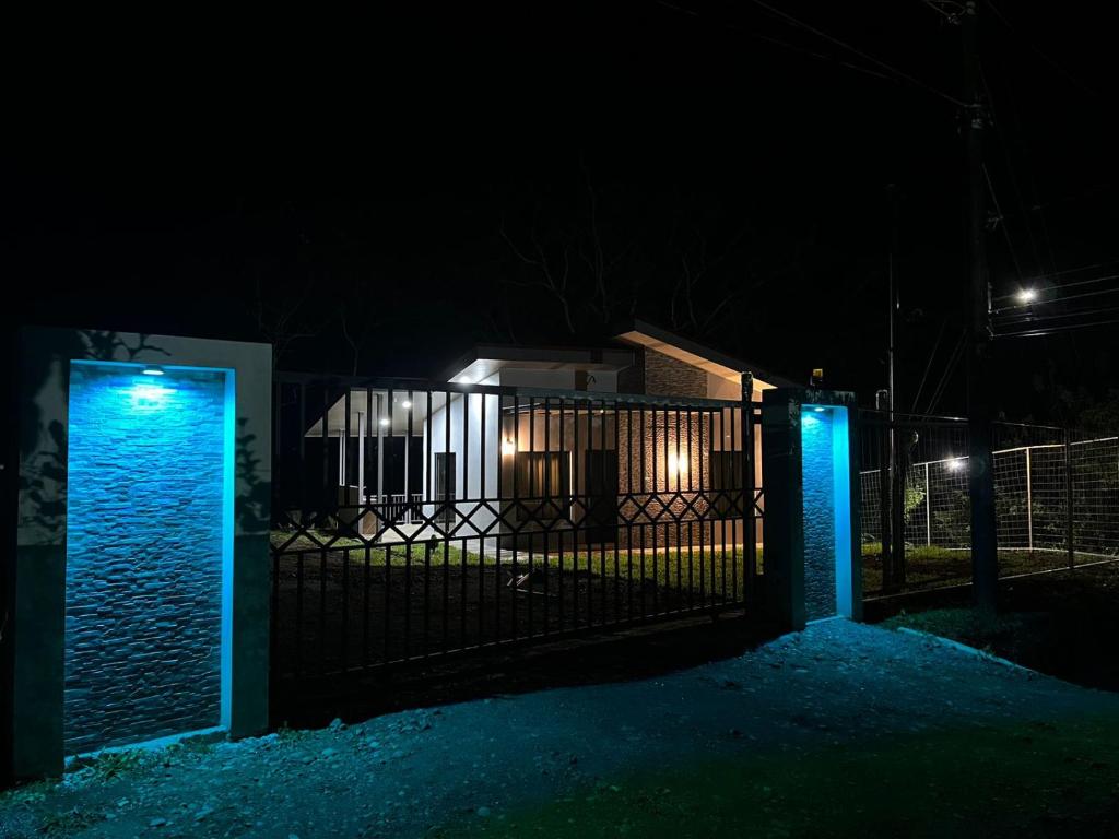 Julian House photo 1