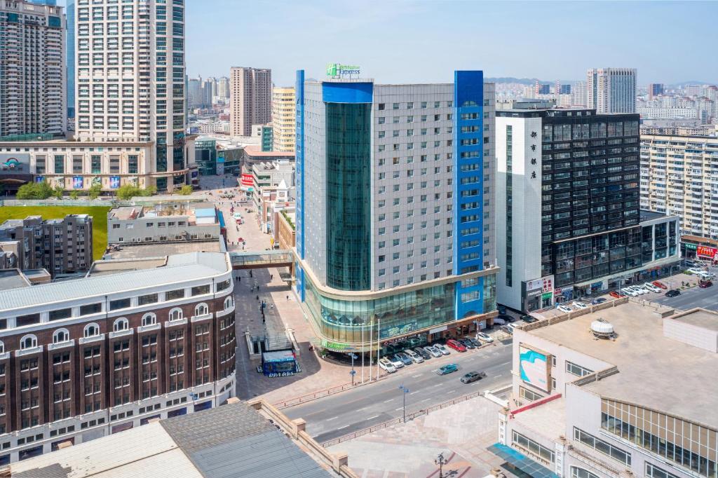Holiday Inn Express City Centre Dalian, an IHG Hotel photo 2