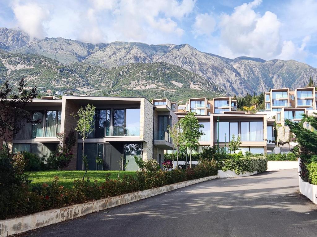 Luxury sea view apartment with private beach just a few steps from the center photo 4