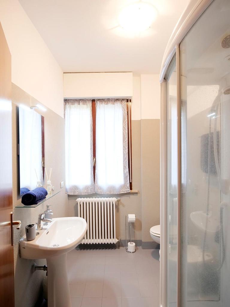 [house in color] photo 4