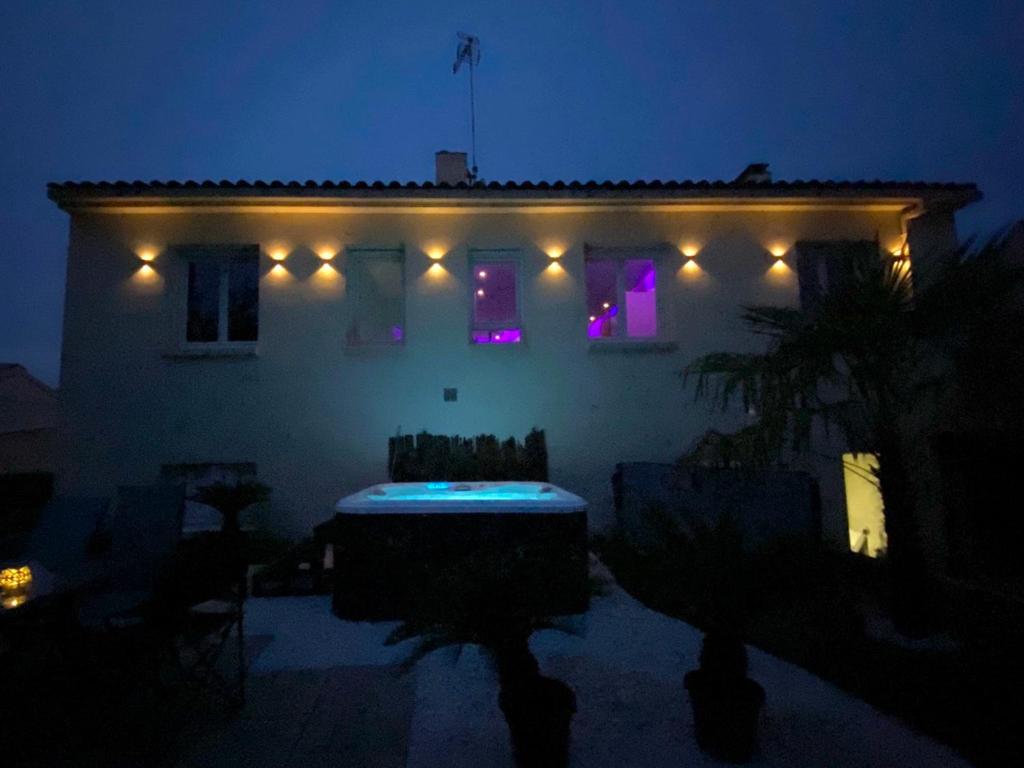Villa Avec JACCUZI à La Roche sur Yon 8 personnes photo 2