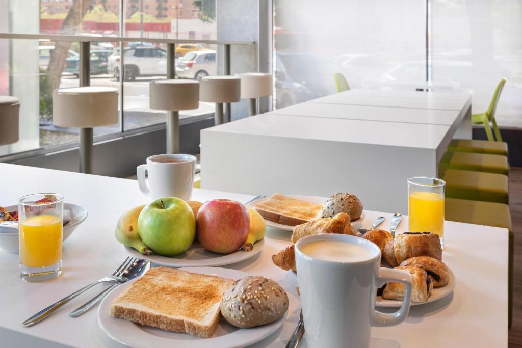 B&B HOTEL Zaragoza Plaza Mozart photo 1