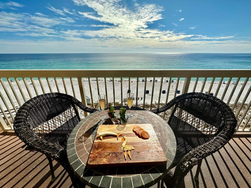 Best beach front vacation, Ocean View, 8th Flr image