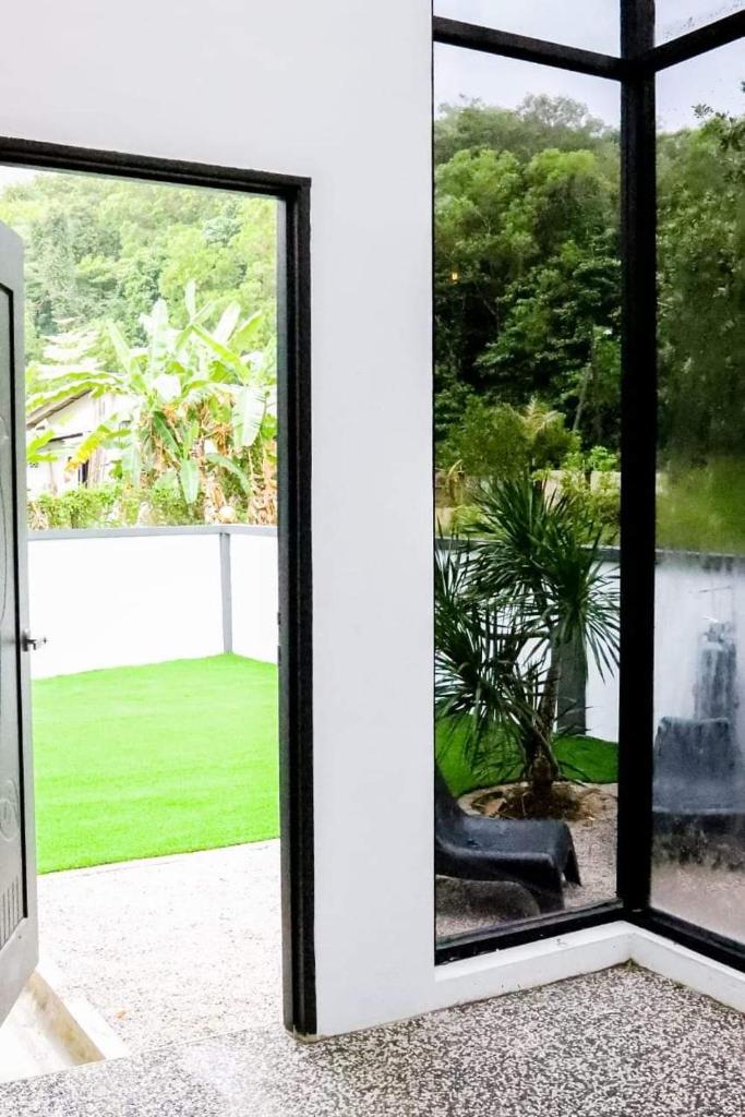 Tanjung Jara Cottage - with indoor pool photo 1