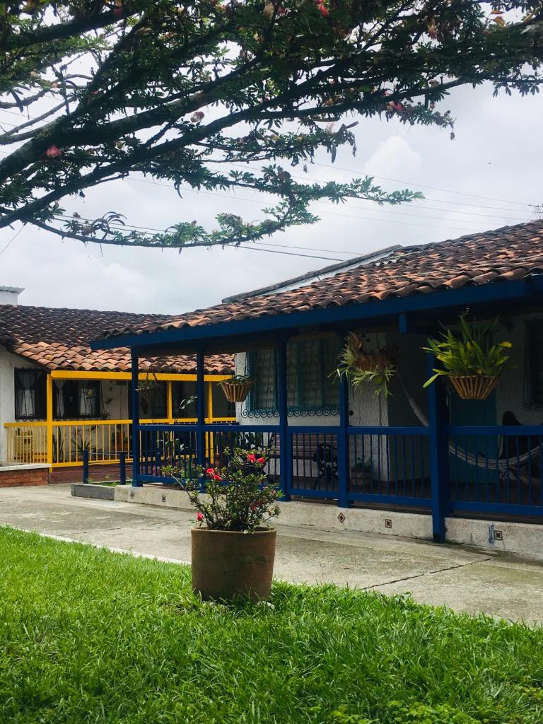 Casa típica de la Región del Café photo 2