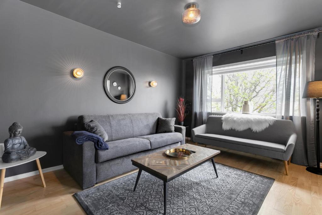 Cozy 2BR Apartment