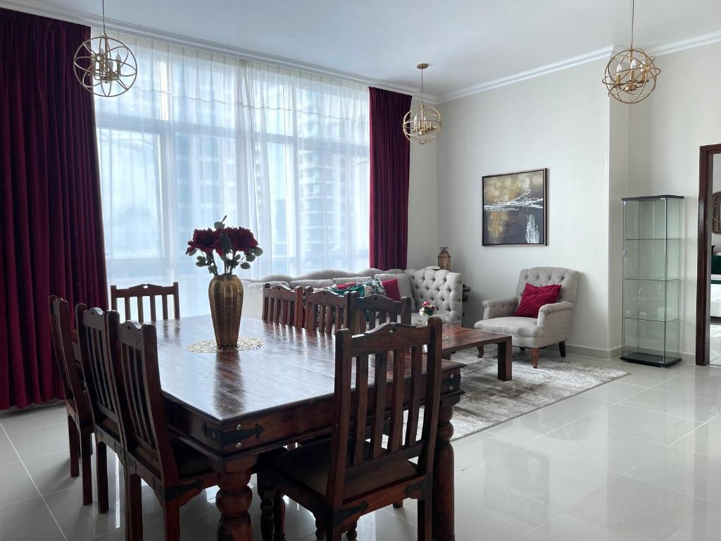 Two Continents Holiday Homes - Marina & Sea View 3 bedrooms Apartment photo 4