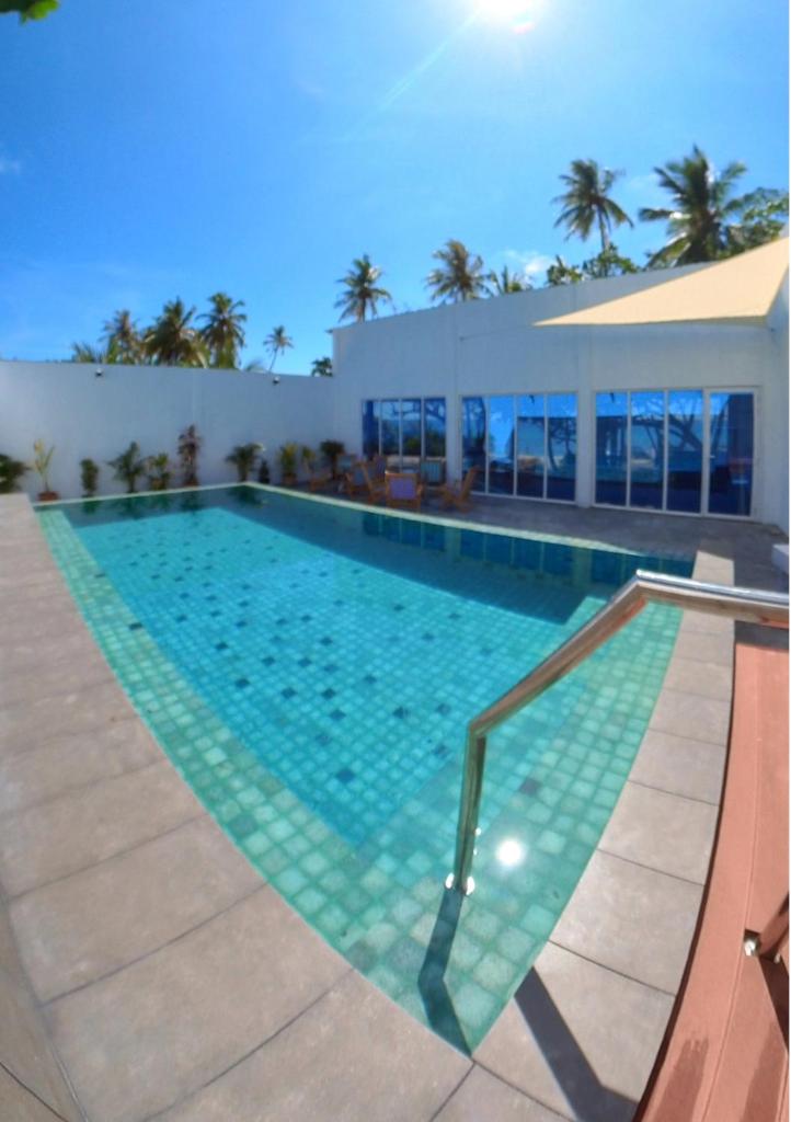 Athiri Beach Maldives