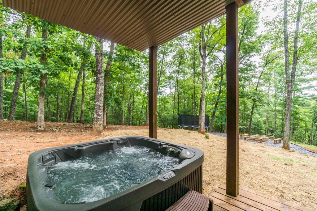 New Listing! 17 Acres, Pickleball, Trampoline, Fireman's Pole photo 3