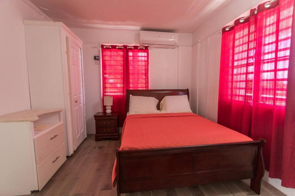 VJ's Guesthouse Vacation Home, Jimmit, Dominica photo 2