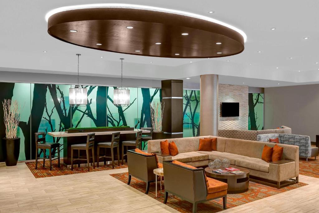 Courtyard by Marriott New York Manhattan/Upper East Side image
