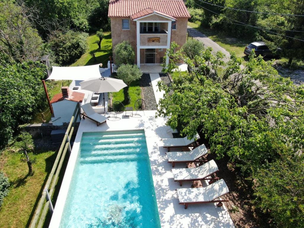 Wellness House Oliva with heated salt water Pool, Sauna & Jakuzzi photo 4