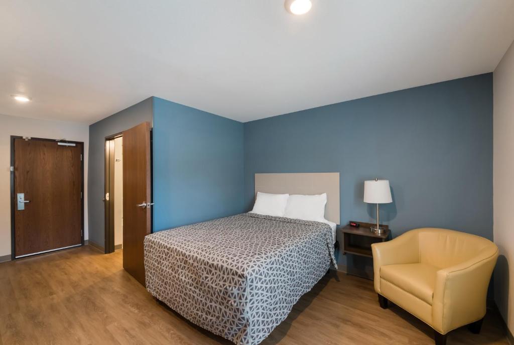 WoodSpring Suites Austin Central photo 4