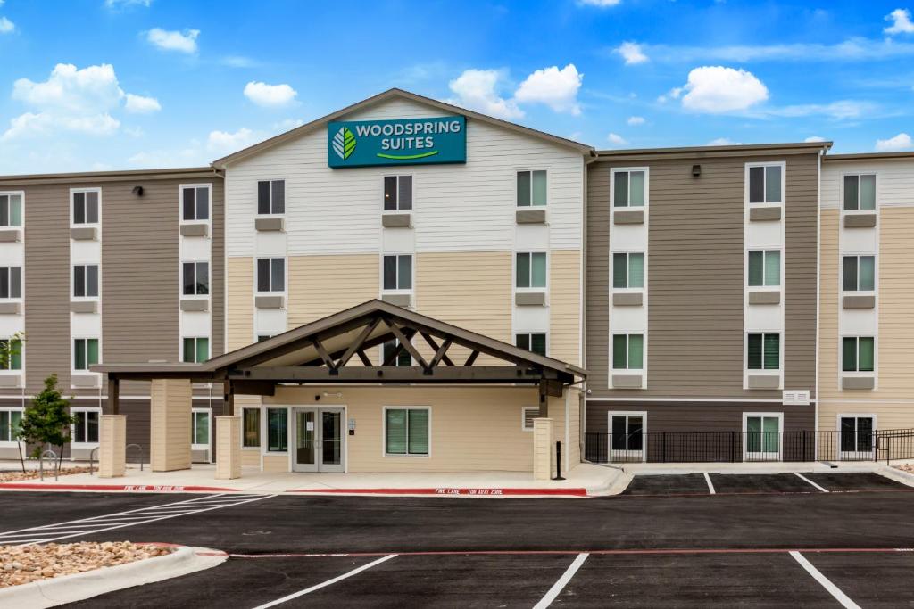 WoodSpring Suites Austin Central photo 2