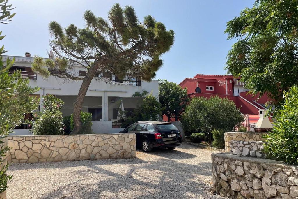 Apartments by the sea Povljana, Pag - 21144 photo 2