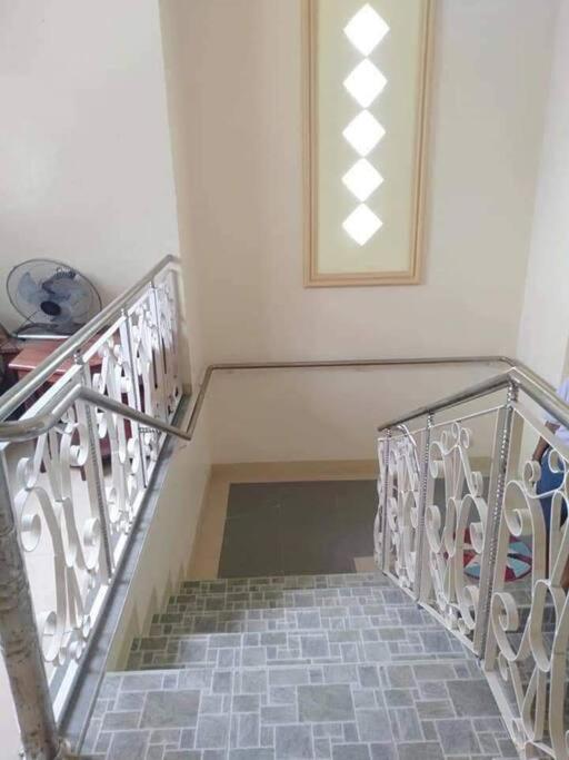 Triple N Homestay Beachfront House in Lobo photo 3