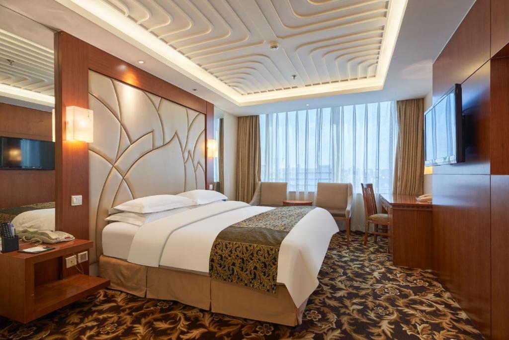 Howard Johnson Paragon Hotel Beijing Room Type - Classical King Room(30% discount in Chinese Restaurant except drinks and sea food)