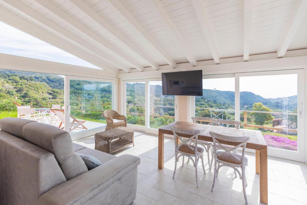 Villa Belvedere by HelloElba