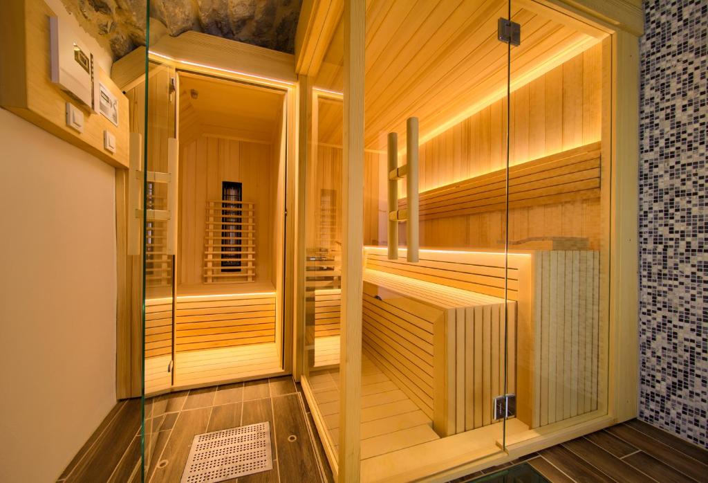 Luxury Villa Ive - heated pool and sauna photo 3