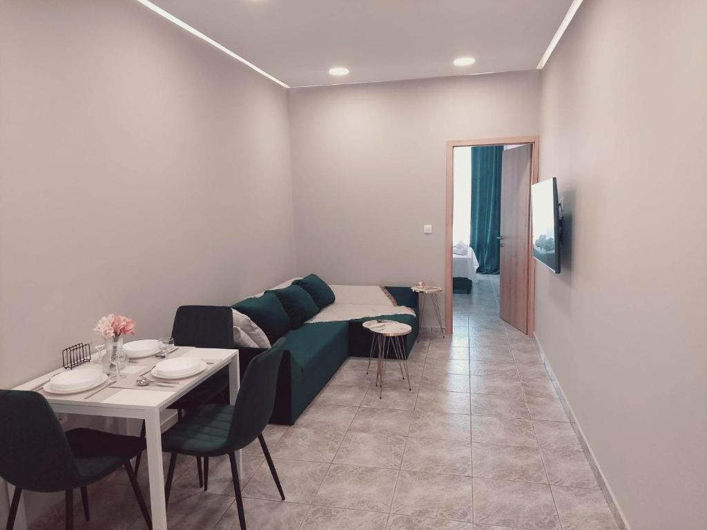 Emerald home photo 1
