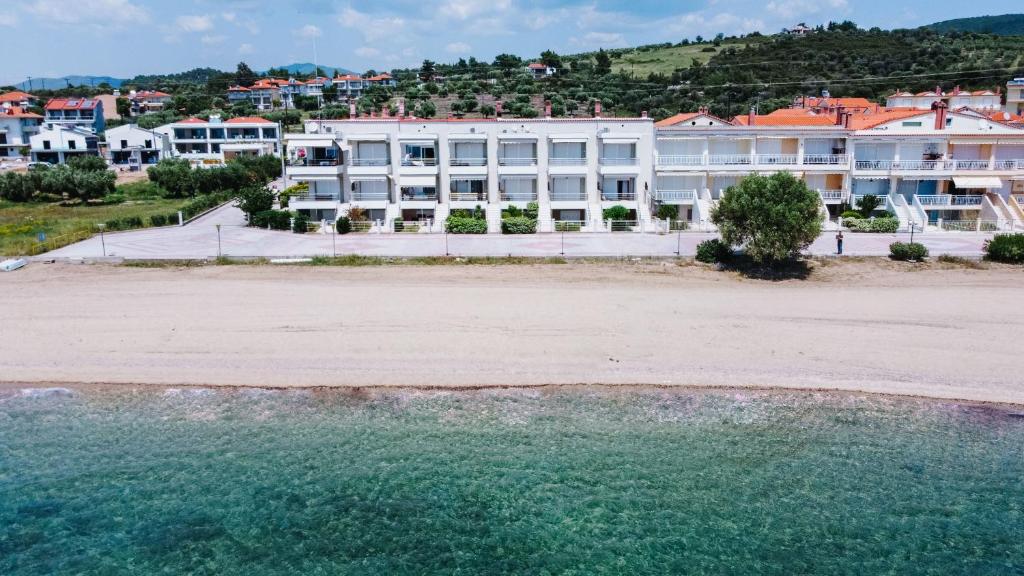 Porto Maria Beachfront Cottage photo 2
